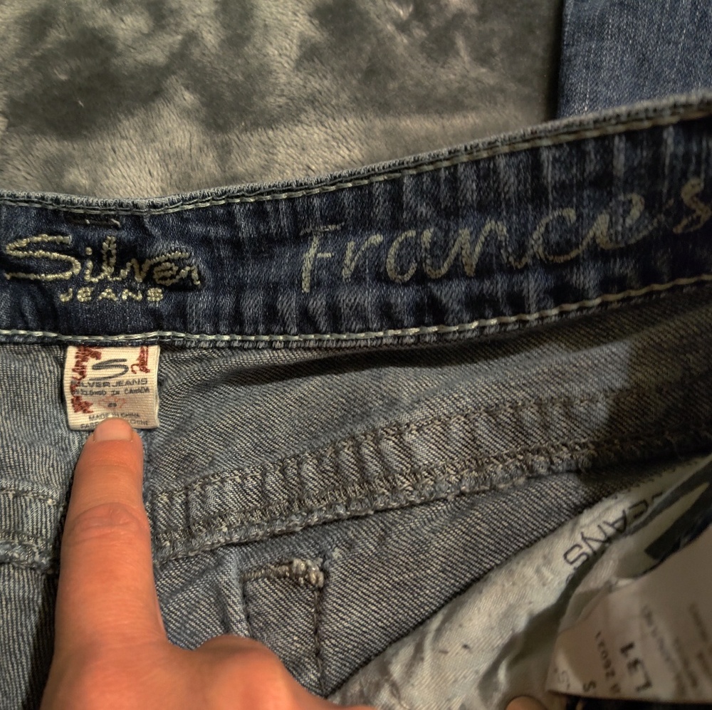 Silver Jeans distressed size 29